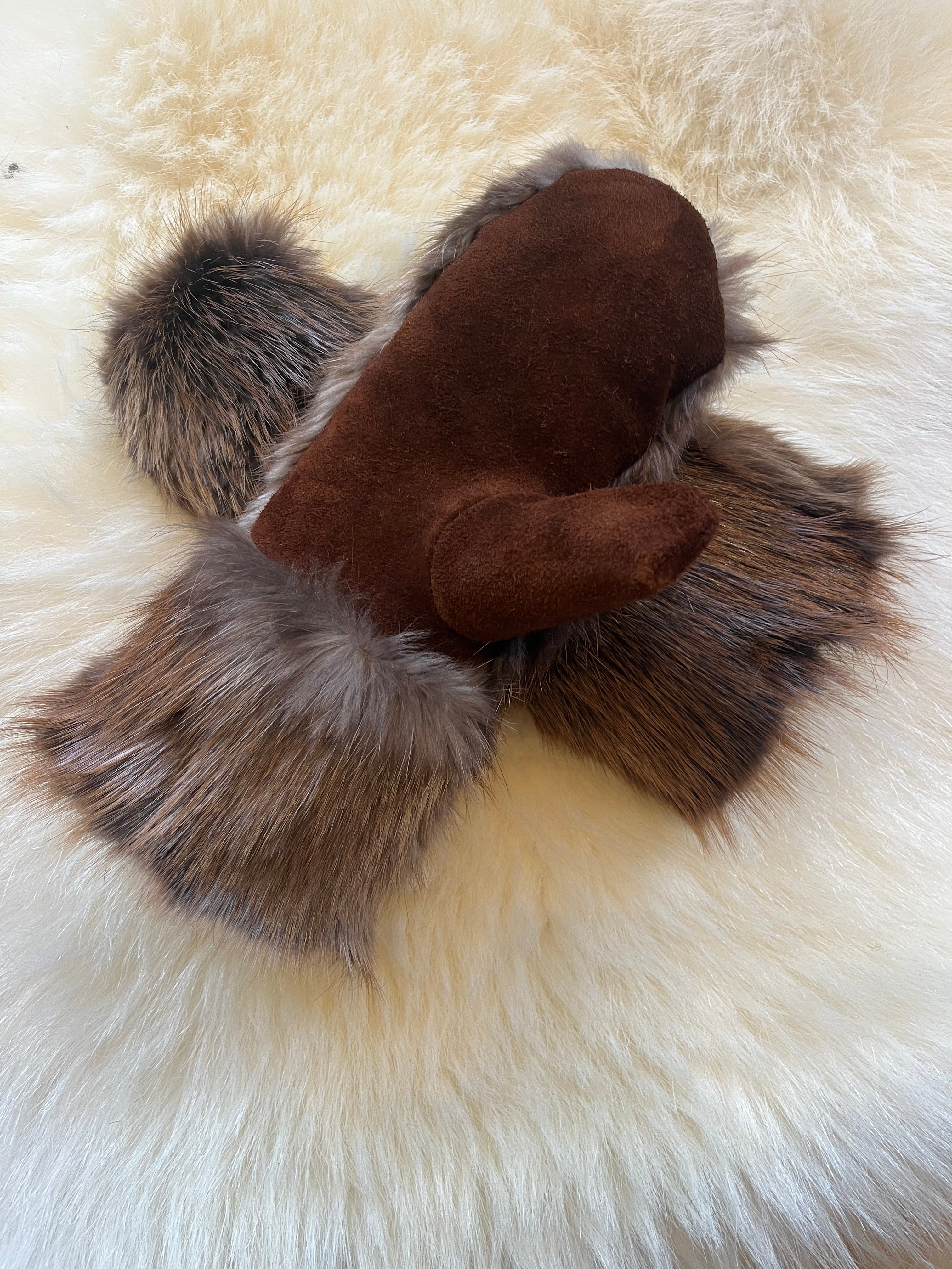 Gauntlet Mittens